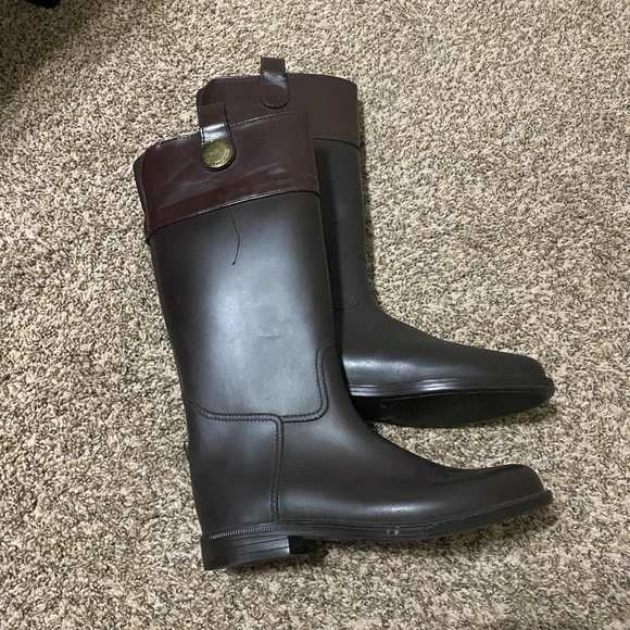 Rain Boots - Picture 2 of 6